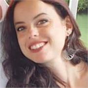 Je suis coach. Je donne des cours de communication, développement personnel, sciences sociales